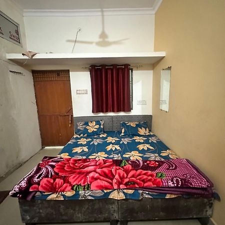 Khatu Shyam Guest House Ayodhya Dış mekan fotoğraf